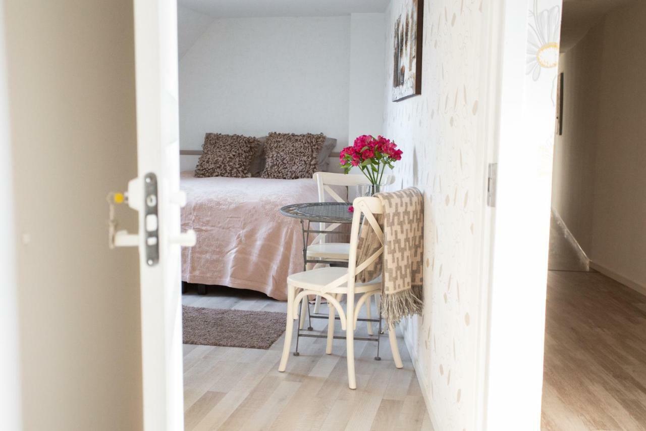 Suviste Guesthouse Курессааре Екстер'єр фото