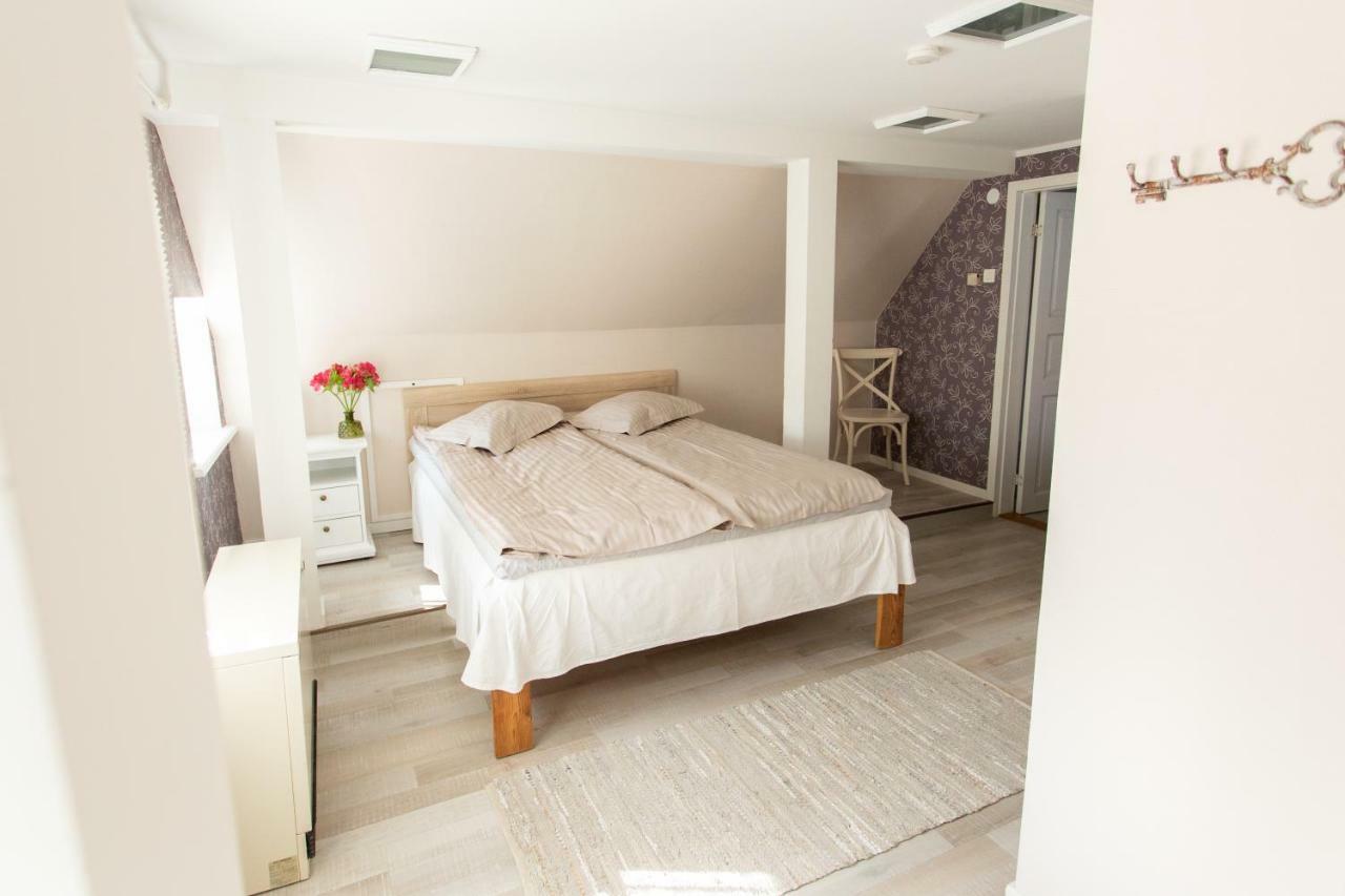 Suviste Guesthouse Курессааре Екстер'єр фото